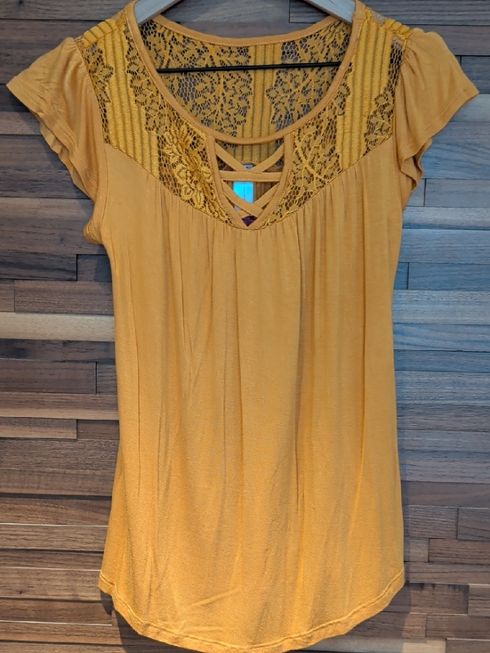 No Boundaries Tops - No Boundaries Yellow Lace Yoke Short Sleeve Top XS